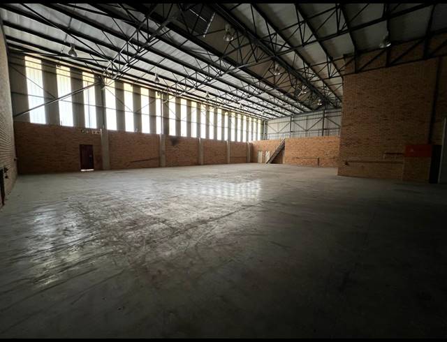 710M² WAREHOUSE TO LET IN LASER PARK